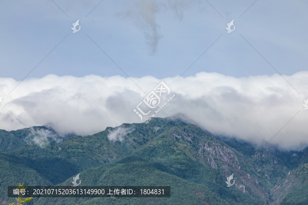 高山云層