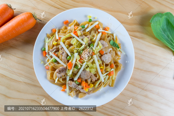 咸菜肉絲炒河粉