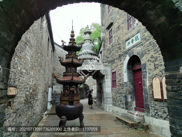 鎮(zhèn)江西津渡觀音寺香爐和石塔