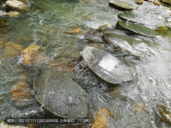 小河石墩