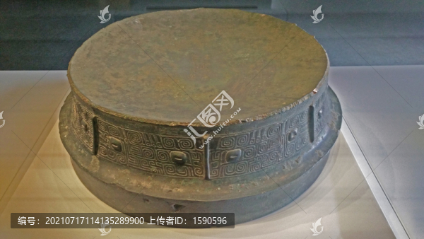 王盂圈足