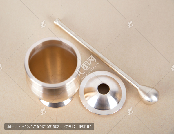 一個(gè)中醫(yī)藥杵