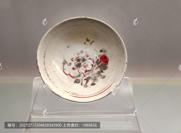 金代扒村窯紅綠彩花卉紋碗