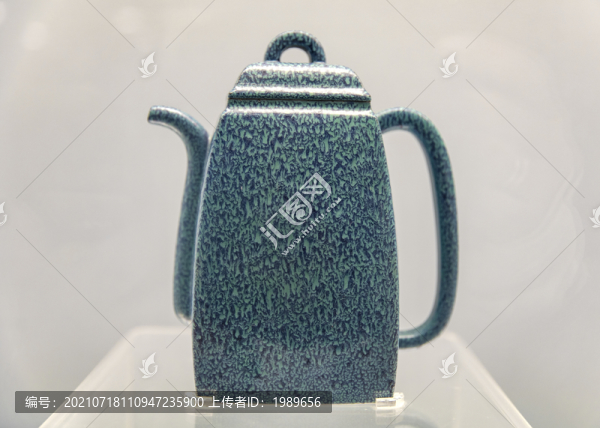 清乾隆宜興爐鈞釉紫砂壺
