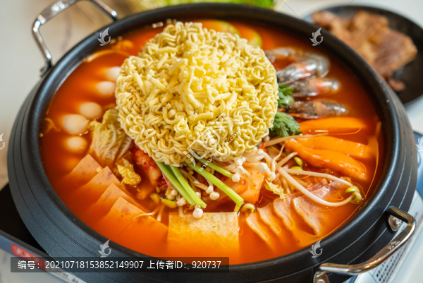 泡菜拉面火鍋