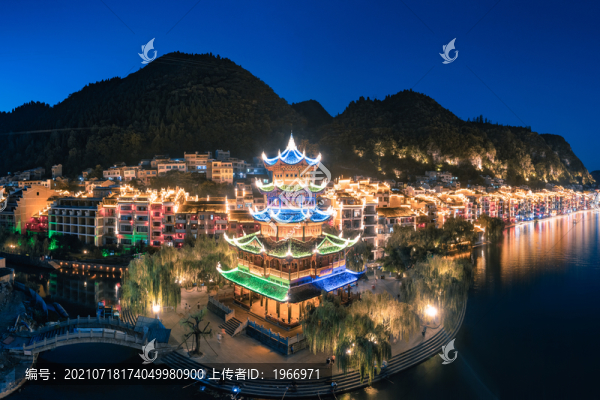 貴州鎮(zhèn)遠(yuǎn)古鎮(zhèn)夜景