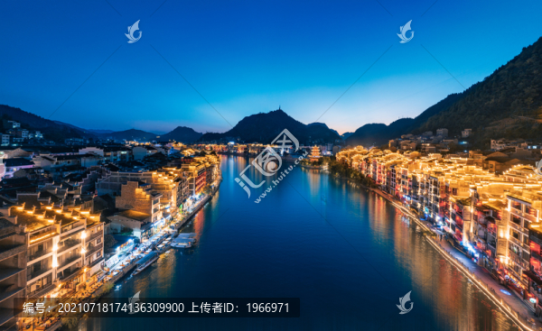 貴州鎮(zhèn)遠(yuǎn)古鎮(zhèn)夜景