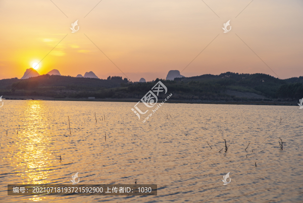 黃昏山水風(fēng)景