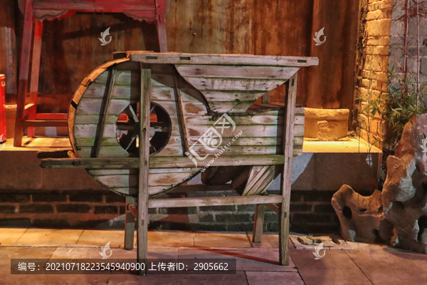 老物件風(fēng)谷車