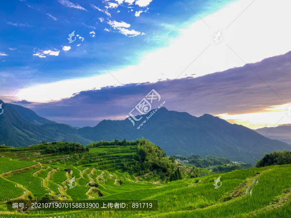 遠(yuǎn)山