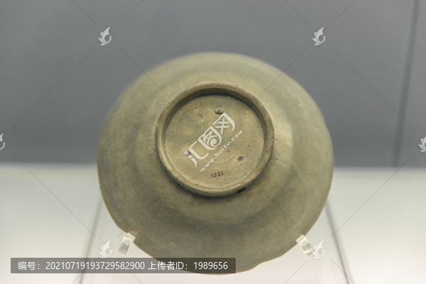 五代耀州窯青釉葵口碗