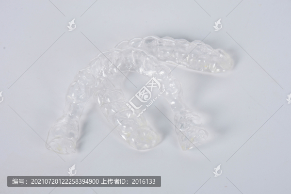 牙保持器