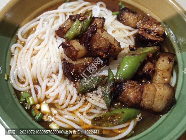 青椒炒肉米粉特寫