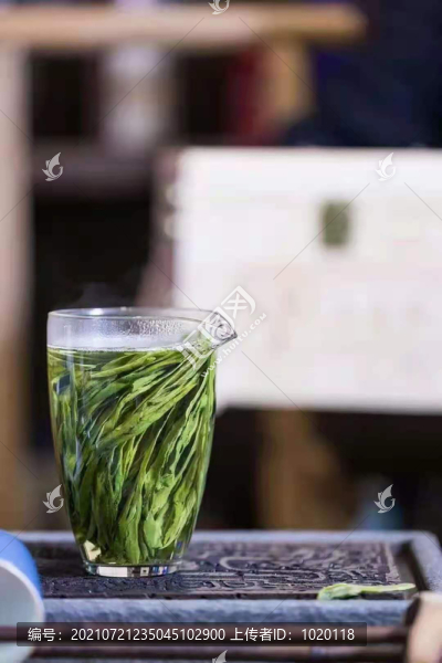 透明玻璃杯泡茶