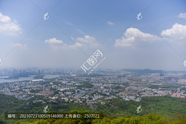 江蘇南京紫金山上俯瞰玄武湖風(fēng)光