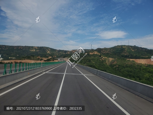 開闊道路
