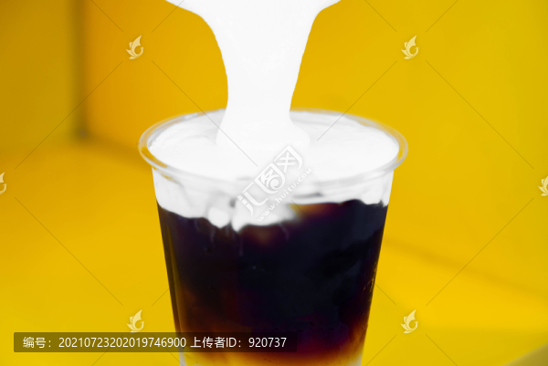 奶蓋咖啡