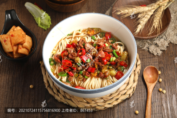 小炒雞雜蓋碼面