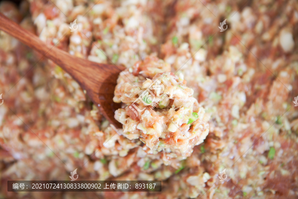 調(diào)制好的豬肉餃子餡