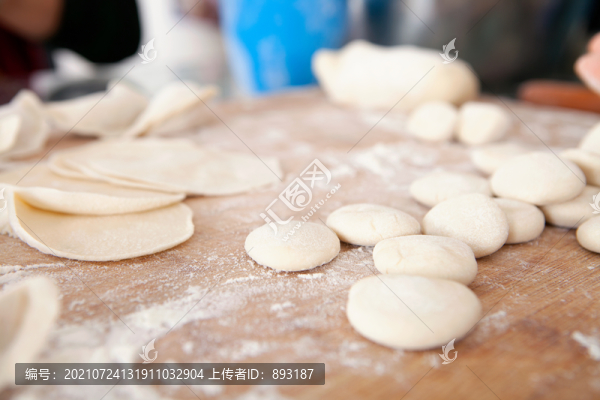 包餃子進行時