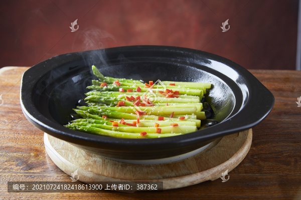 砂鍋焗蘆筍