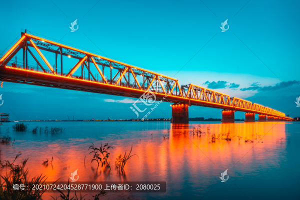 哈爾濱松花江鐵路橋夜景