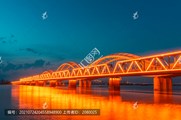 哈爾濱松花江鐵路橋夜景