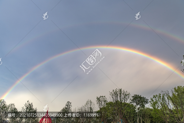 城市彩虹