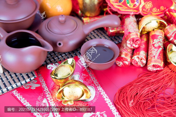 春節(jié)的休閑茶飲和節(jié)日的紅包