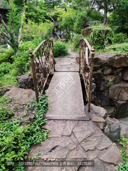 中西結(jié)合過路小橋