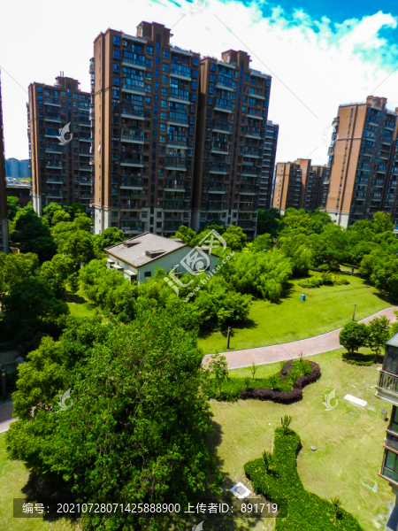 小區(qū)內(nèi)景