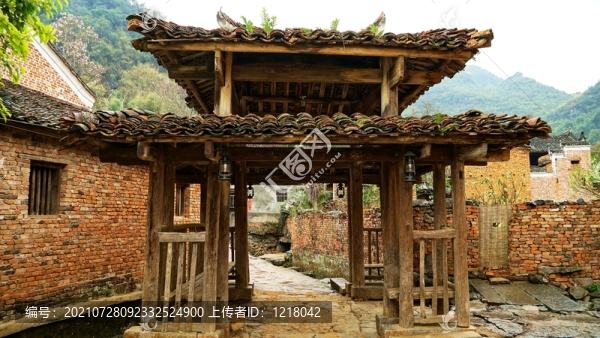 勾藍(lán)瑤寨