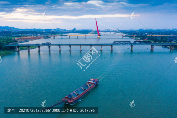 航拍南昌英雄大橋贛江大橋