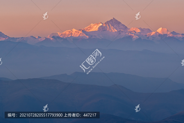 珠穆朗瑪峰日出