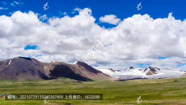 中國青海省唐古拉山脈自然風(fēng)光