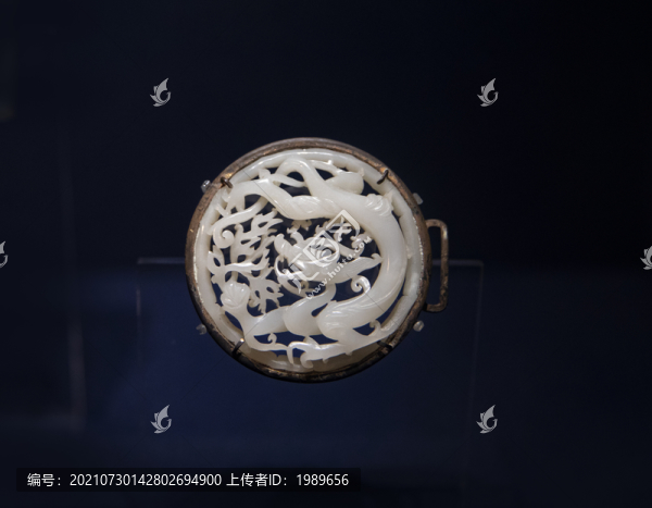 明龍紋帶飾
