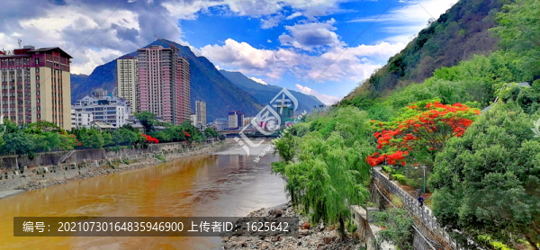 六庫(kù)江景