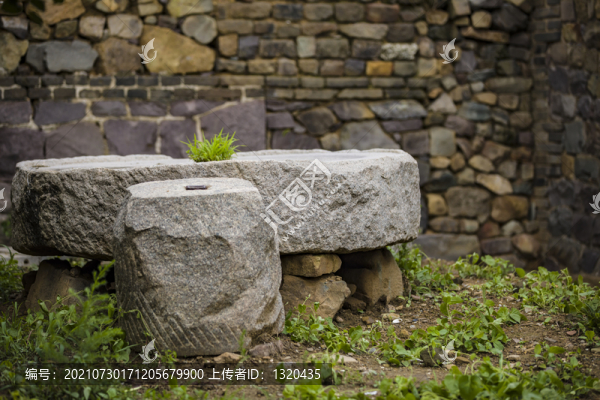 石墻石碾