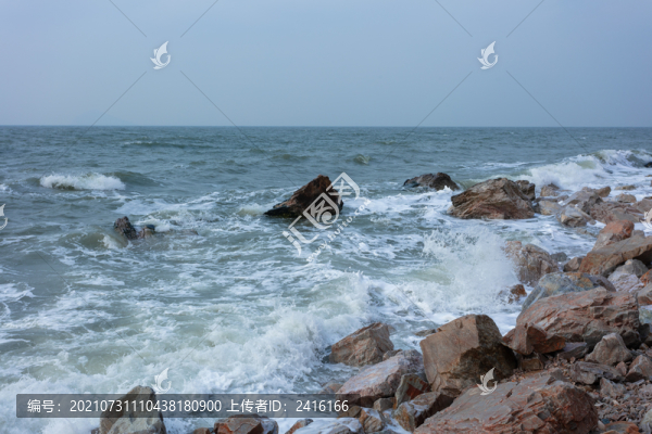 礁石海浪