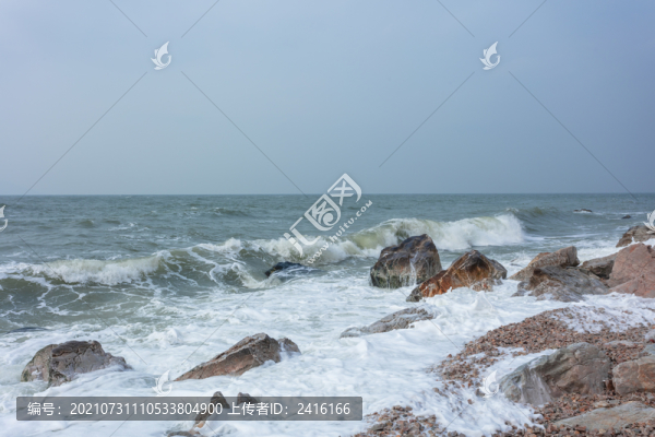 礁石海浪