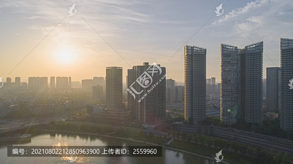 天府大道旁的城市建筑