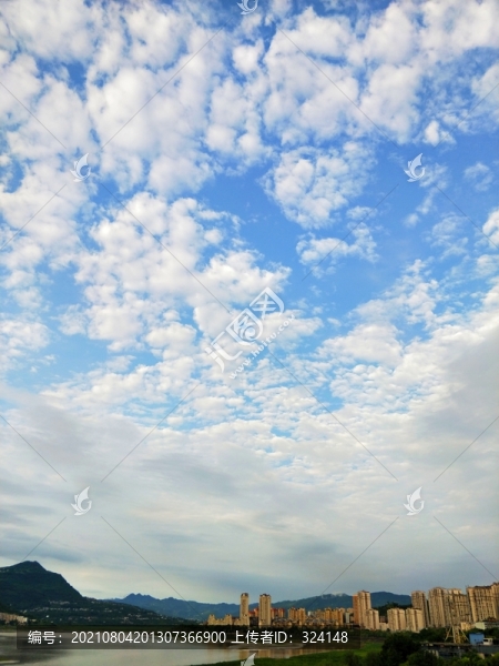 藍(lán)天白云