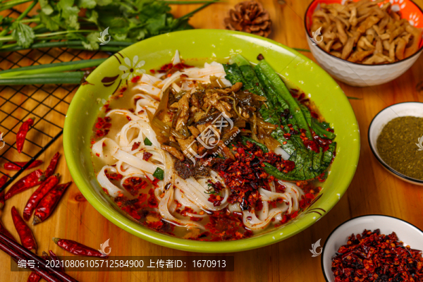 酸菜肉絲米粉