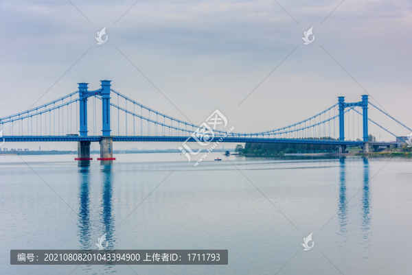 中國湖北襄陽鳳雛大橋