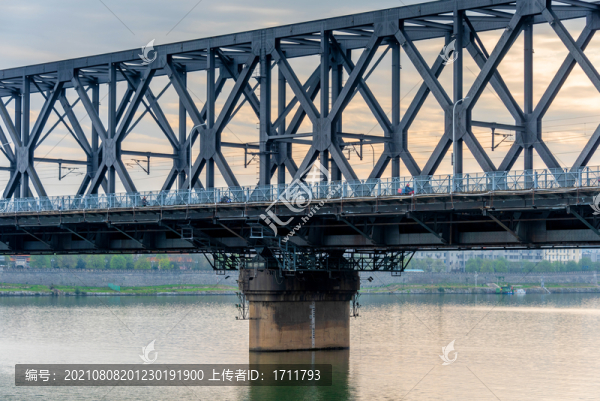 中國湖北襄陽漢江大橋
