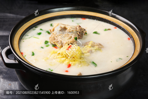 大骨燉酸菜