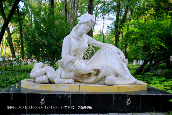 母女雕像