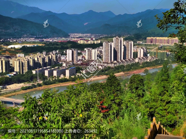 遠(yuǎn)眺滎經(jīng)縣城鴻林新城