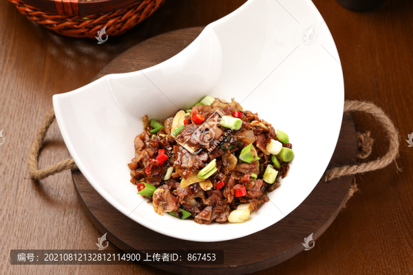 白辣椒炒風(fēng)吹肉