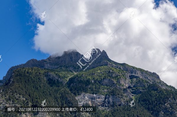 波密盔甲山